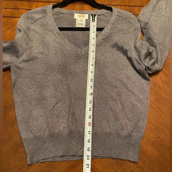 Vintage TALBOTS Women's Metallic Gray Knit Stretch V-Neck Long Sleeve Top Lg EUC - Picture 7 of 10